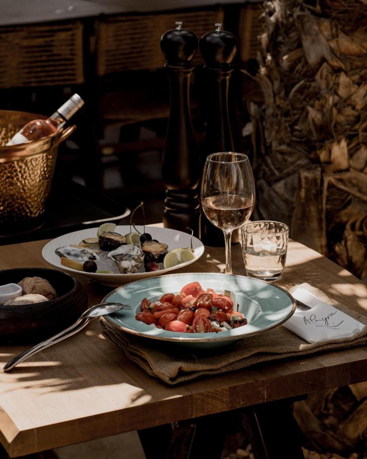 Myra Hotel Kavála ภายนอก รูปภาพ